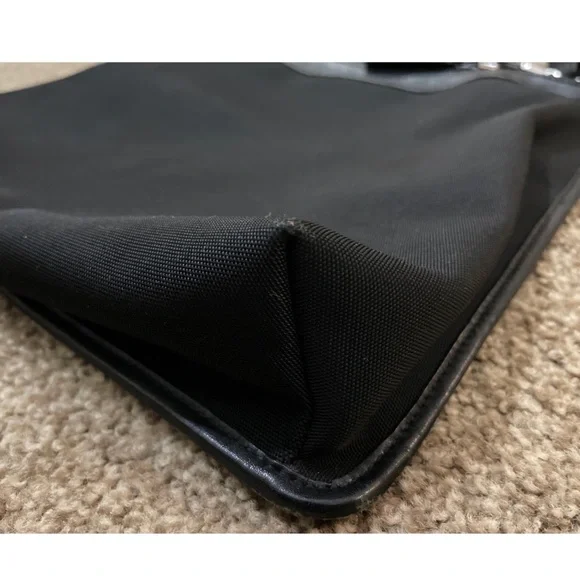 Gucci Nylon Messenger Bag - Picture 5 of 16